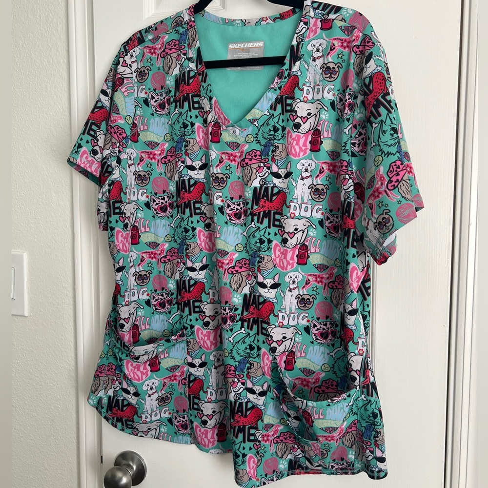 Sketchers Pet Party Scrub Top Size 2X